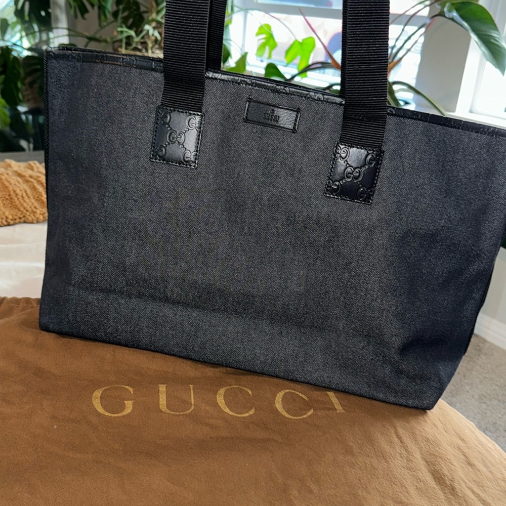 Gucci, black tote bag